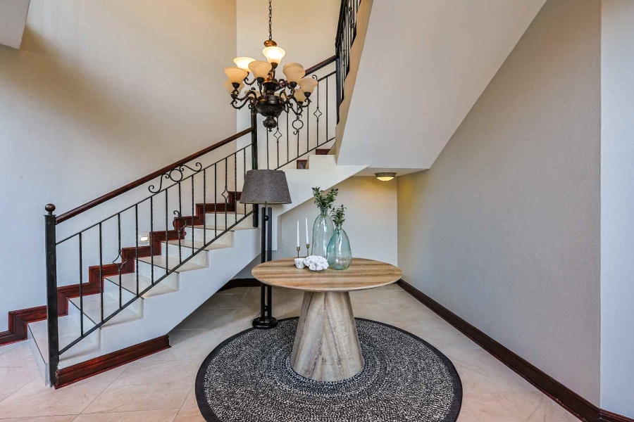 5 Bedroom Property for Sale in Silver Lakes Golf Estate Gauteng