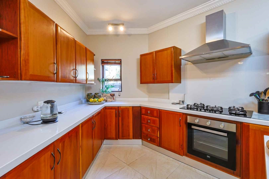 5 Bedroom Property for Sale in Silver Lakes Golf Estate Gauteng