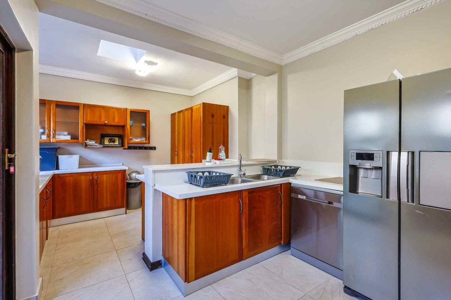 5 Bedroom Property for Sale in Silver Lakes Golf Estate Gauteng