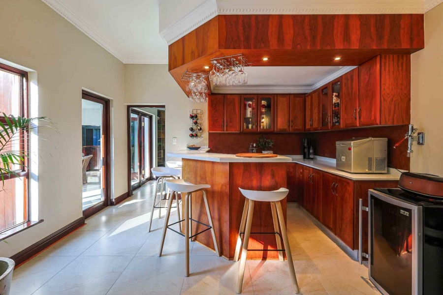 5 Bedroom Property for Sale in Silver Lakes Golf Estate Gauteng