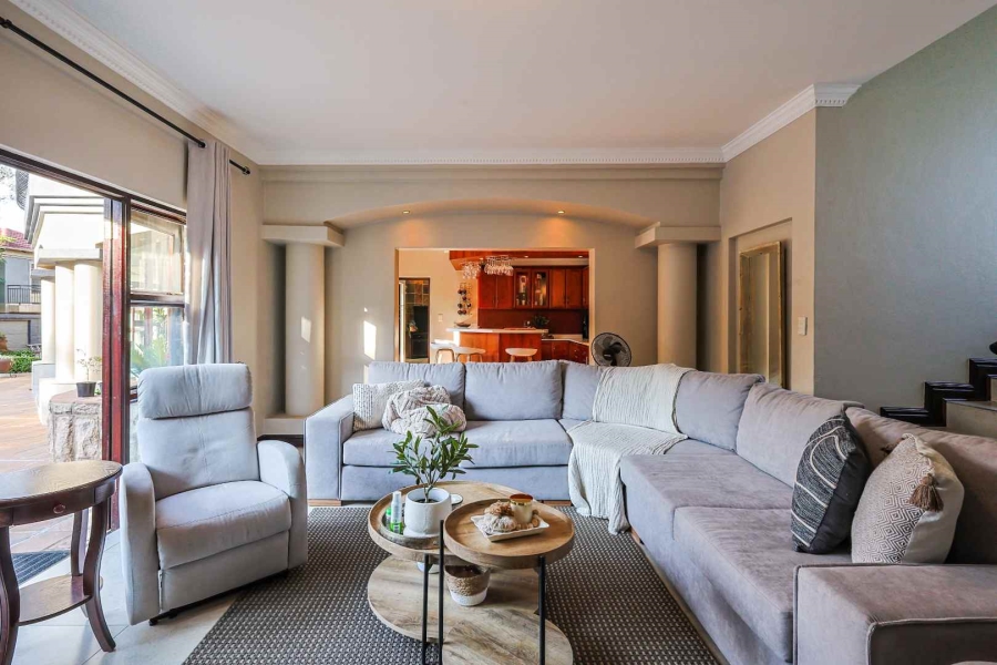 5 Bedroom Property for Sale in Silver Lakes Golf Estate Gauteng