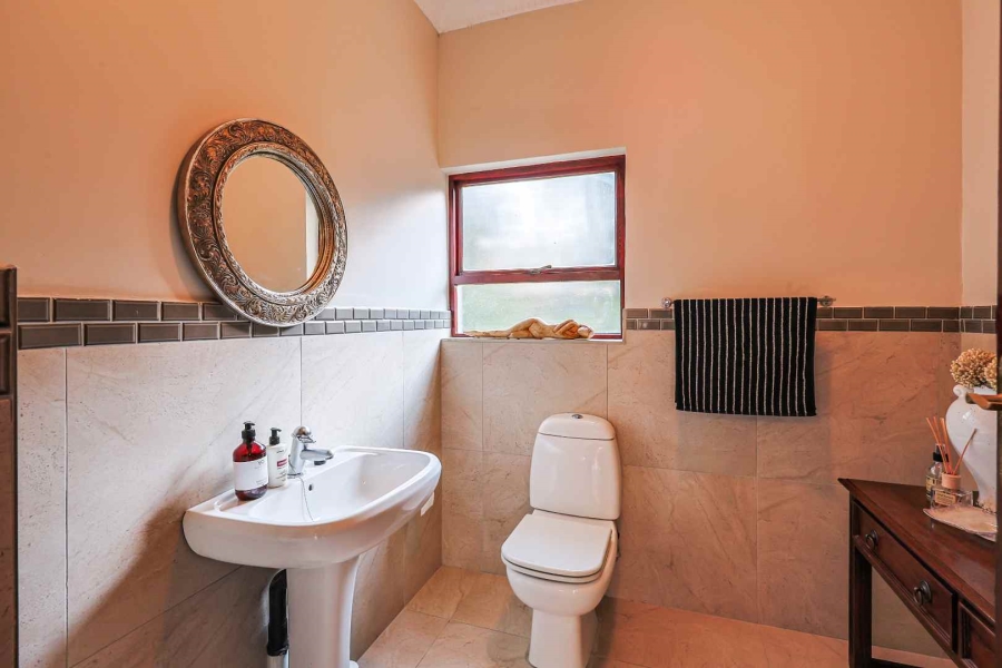 5 Bedroom Property for Sale in Silver Lakes Golf Estate Gauteng