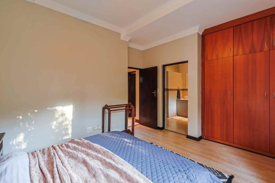 5 Bedroom Property for Sale in Silver Lakes Golf Estate Gauteng