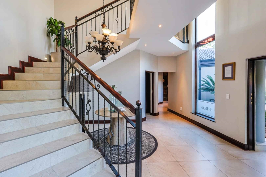 5 Bedroom Property for Sale in Silver Lakes Golf Estate Gauteng