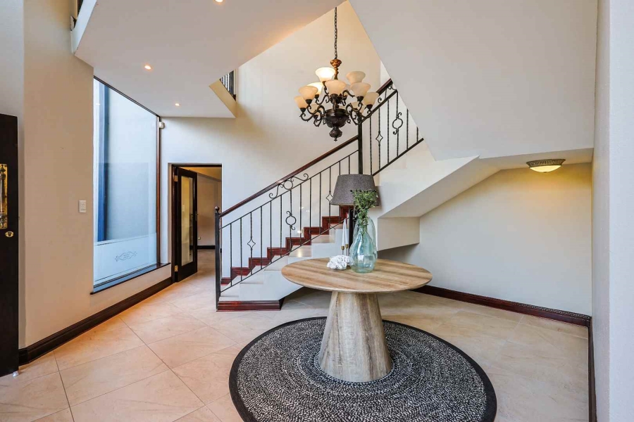 5 Bedroom Property for Sale in Silver Lakes Golf Estate Gauteng