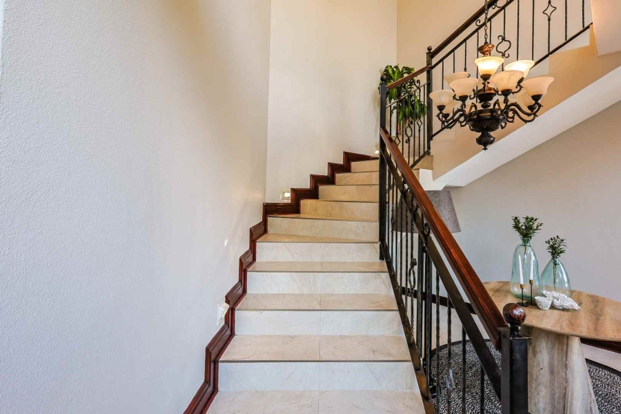 5 Bedroom Property for Sale in Silver Lakes Golf Estate Gauteng