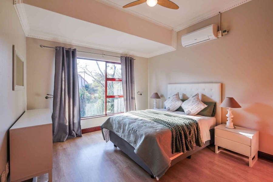 5 Bedroom Property for Sale in Silver Lakes Golf Estate Gauteng