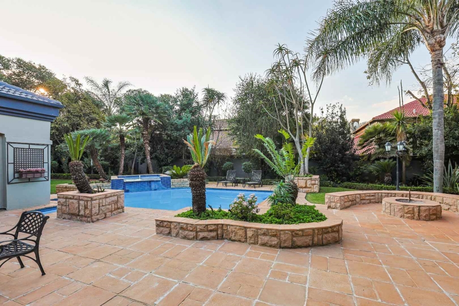 5 Bedroom Property for Sale in Silver Lakes Golf Estate Gauteng