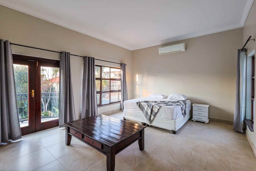 5 Bedroom Property for Sale in Silver Lakes Golf Estate Gauteng
