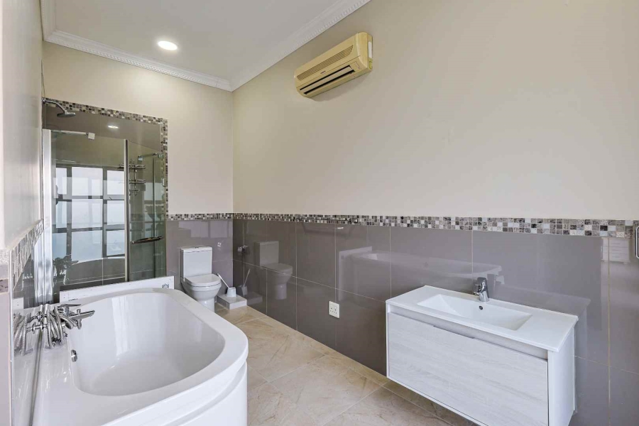 5 Bedroom Property for Sale in Silver Lakes Golf Estate Gauteng