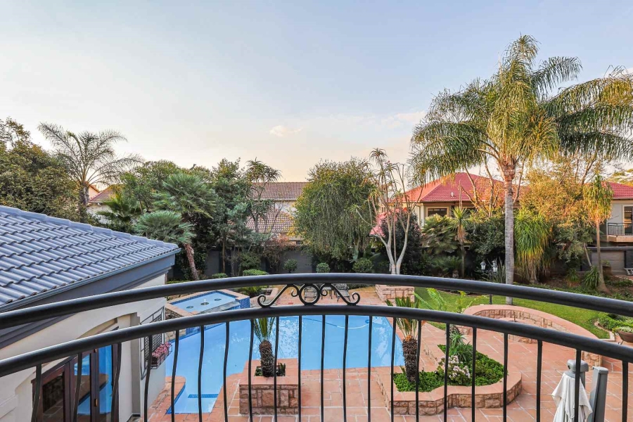 5 Bedroom Property for Sale in Silver Lakes Golf Estate Gauteng