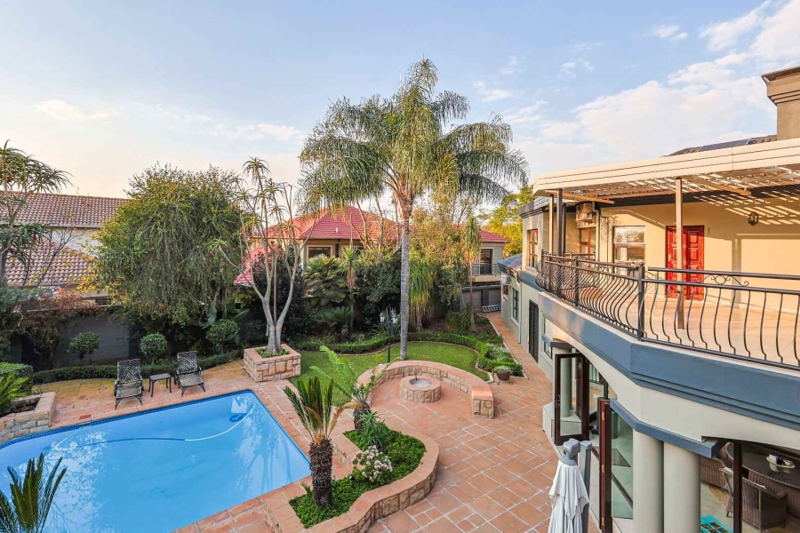 5 Bedroom Property for Sale in Silver Lakes Golf Estate Gauteng