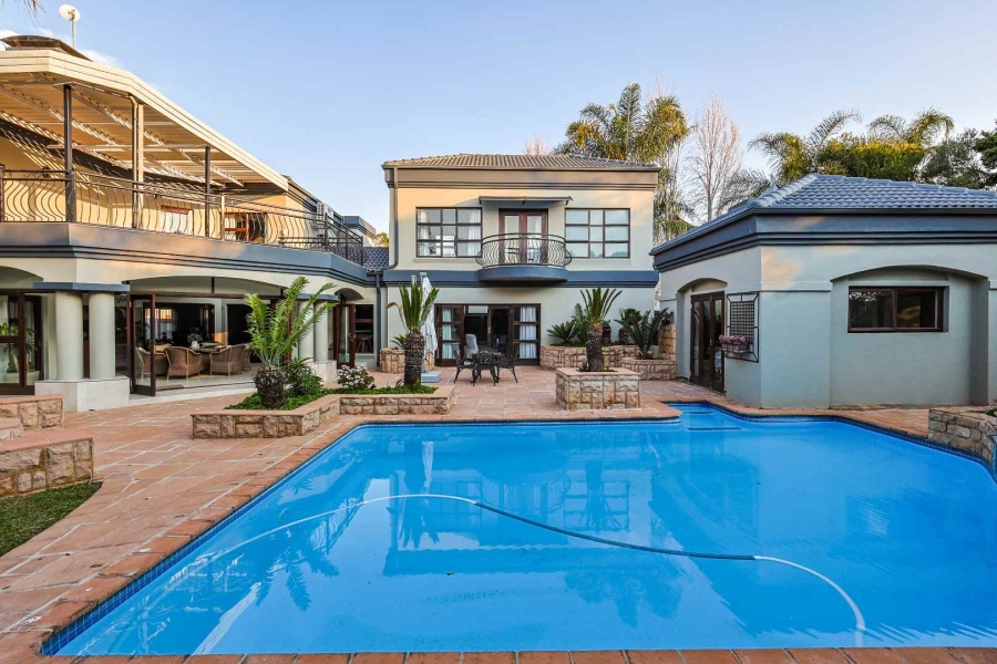 5 Bedroom Property for Sale in Silver Lakes Golf Estate Gauteng