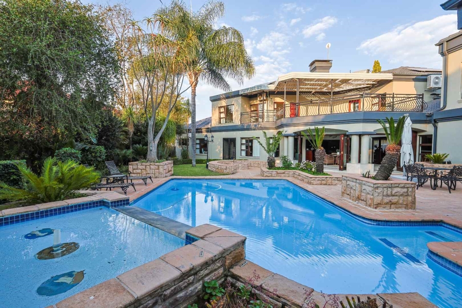 5 Bedroom Property for Sale in Silver Lakes Golf Estate Gauteng