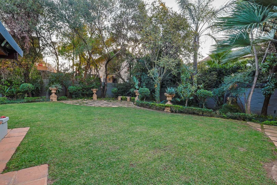5 Bedroom Property for Sale in Silver Lakes Golf Estate Gauteng