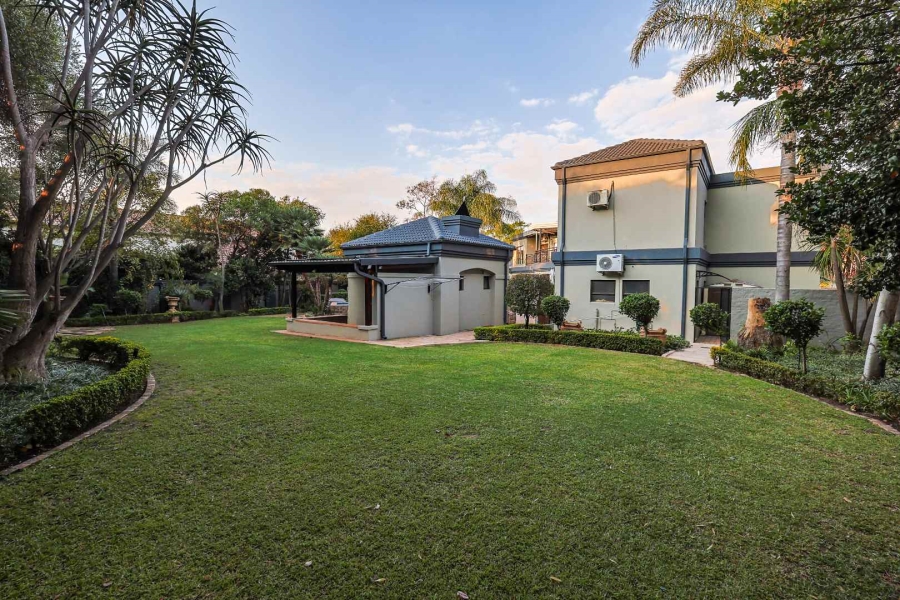 5 Bedroom Property for Sale in Silver Lakes Golf Estate Gauteng