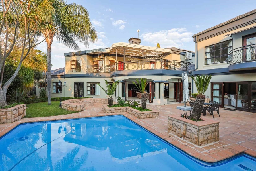 5 Bedroom Property for Sale in Silver Lakes Golf Estate Gauteng