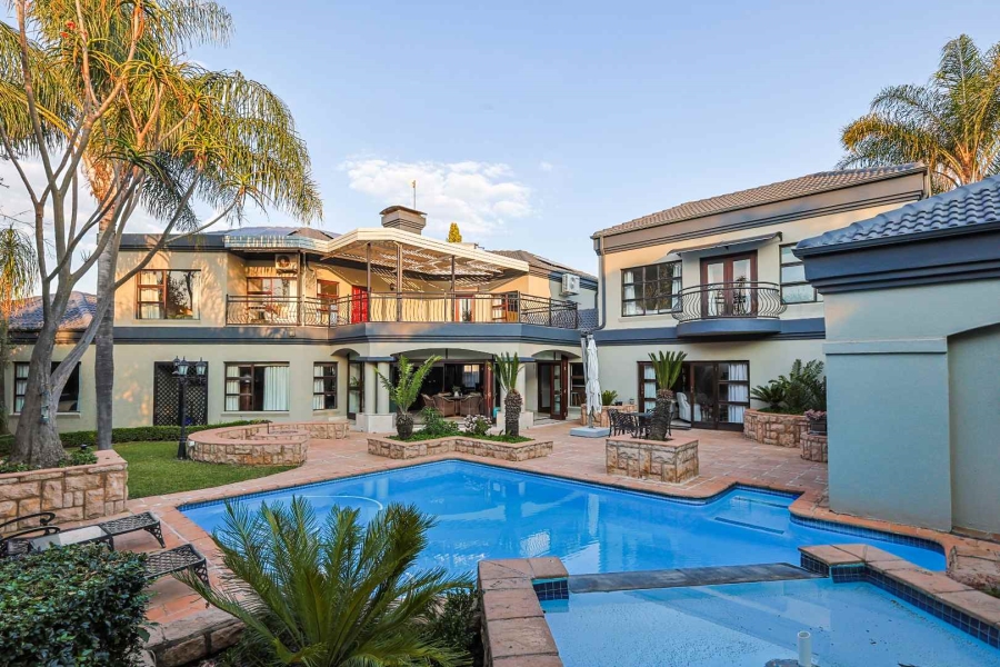 5 Bedroom Property for Sale in Silver Lakes Golf Estate Gauteng