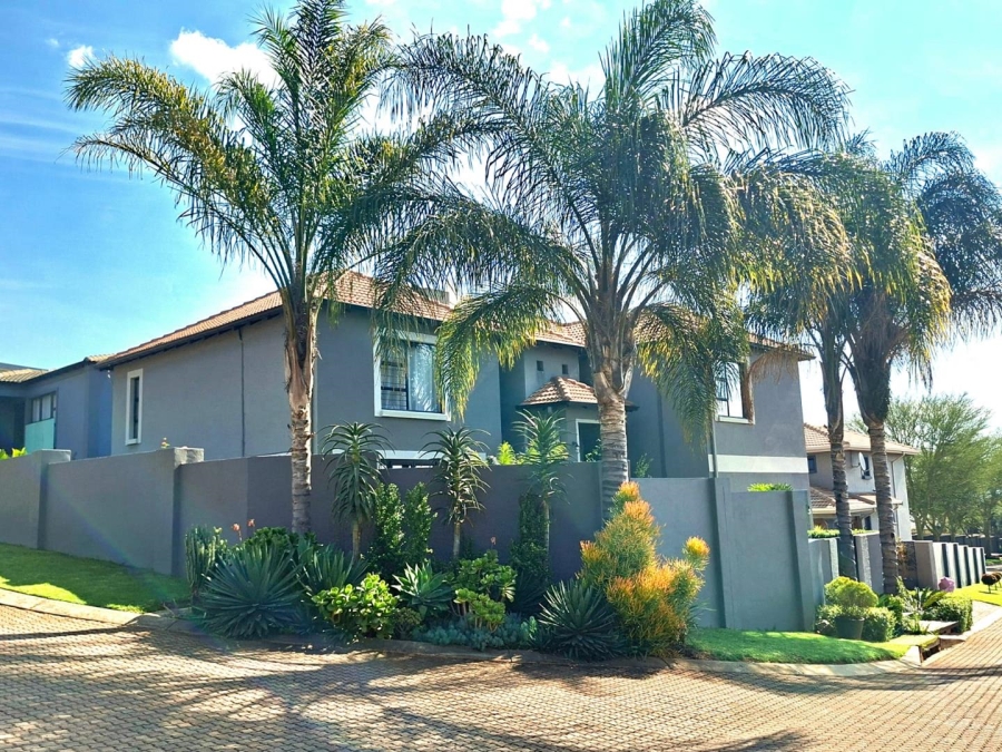 To Let 4 Bedroom Property for Rent in Pinehaven Gauteng
