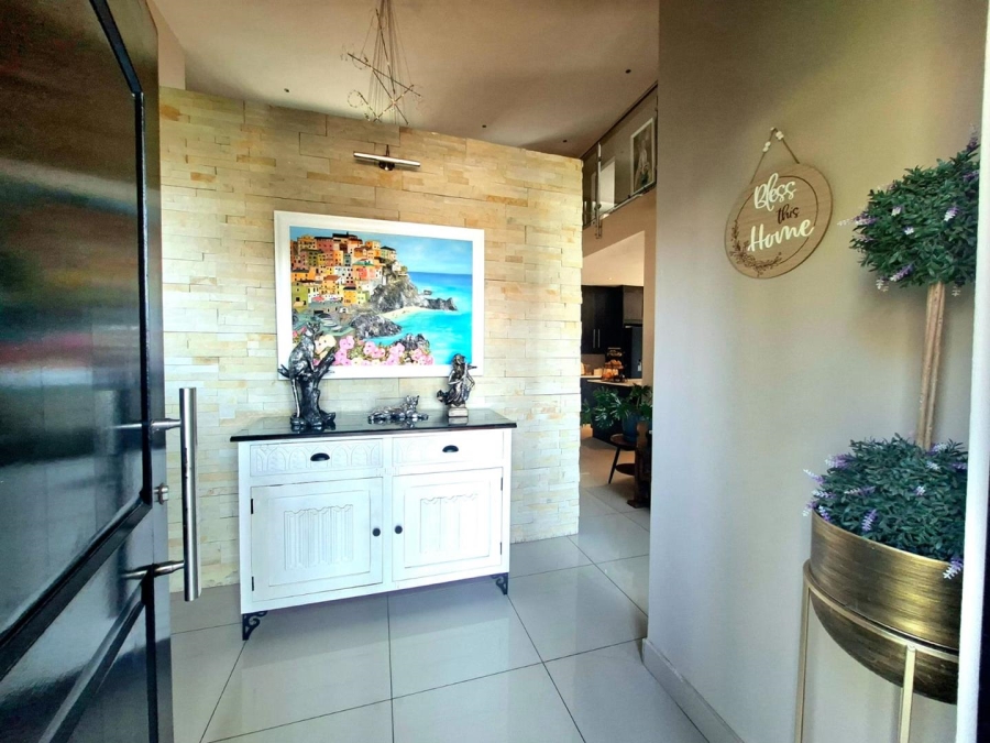 To Let 4 Bedroom Property for Rent in Pinehaven Gauteng