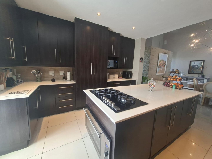 To Let 4 Bedroom Property for Rent in Pinehaven Gauteng
