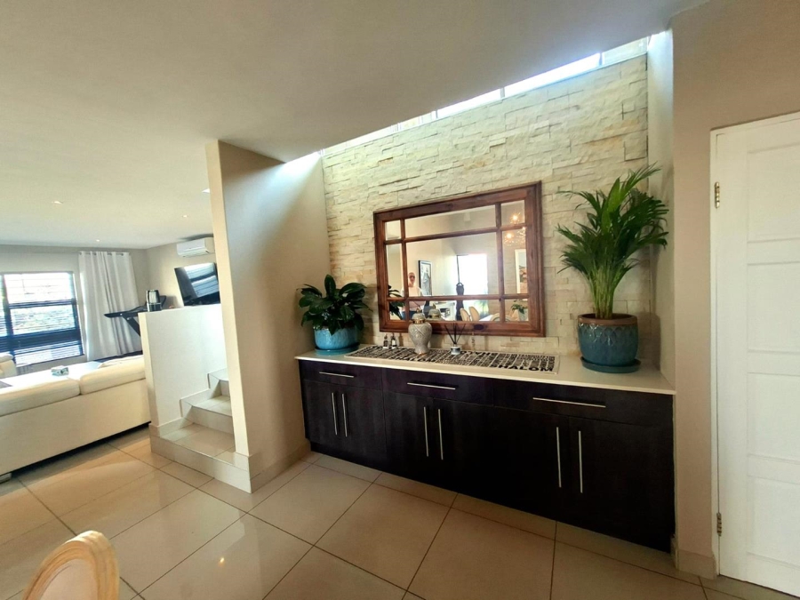 To Let 4 Bedroom Property for Rent in Pinehaven Gauteng