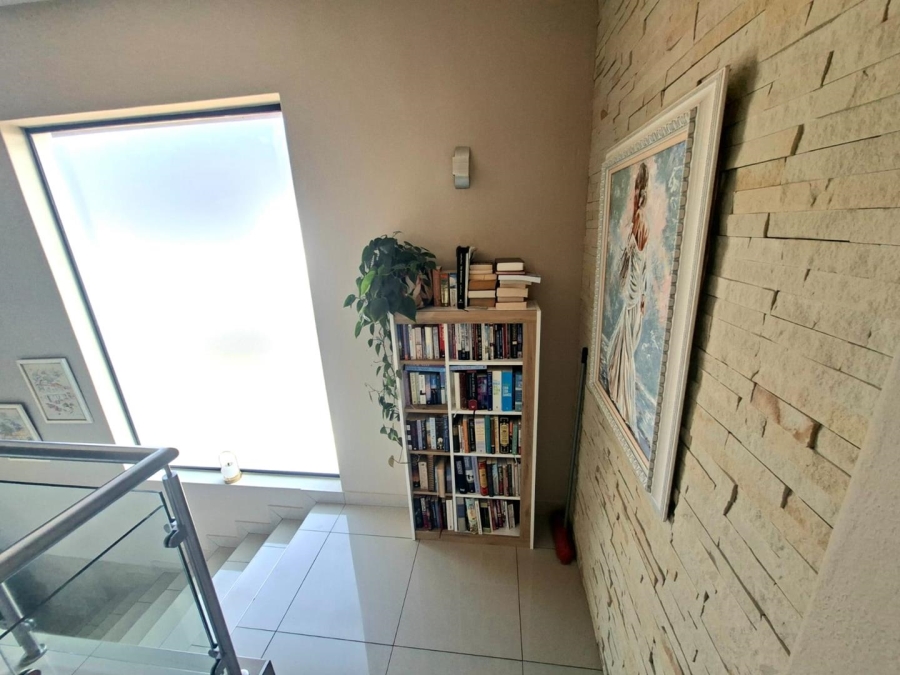 To Let 4 Bedroom Property for Rent in Pinehaven Gauteng