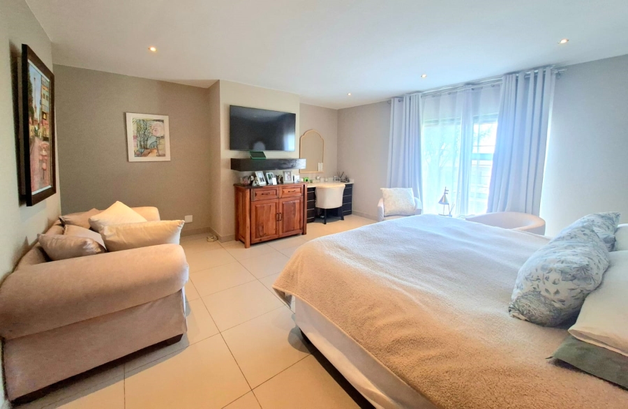 To Let 4 Bedroom Property for Rent in Pinehaven Gauteng