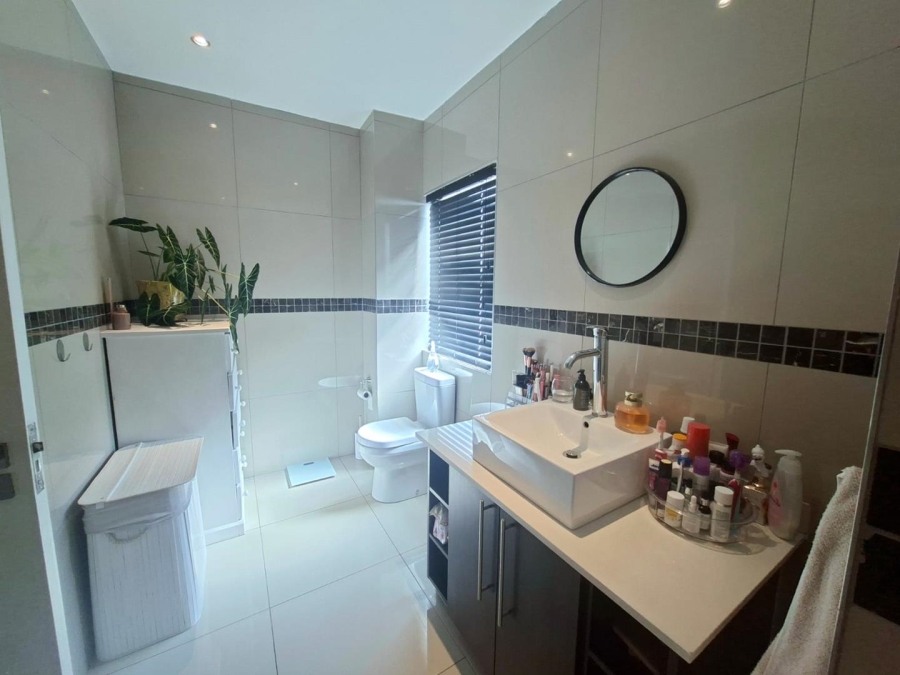 To Let 4 Bedroom Property for Rent in Pinehaven Gauteng