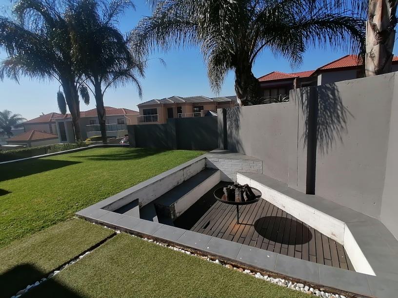 To Let 4 Bedroom Property for Rent in Pinehaven Gauteng