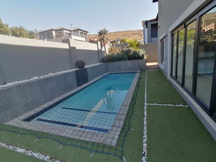 To Let 4 Bedroom Property for Rent in Pinehaven Gauteng