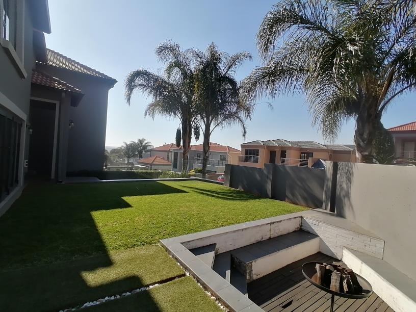 To Let 4 Bedroom Property for Rent in Pinehaven Gauteng