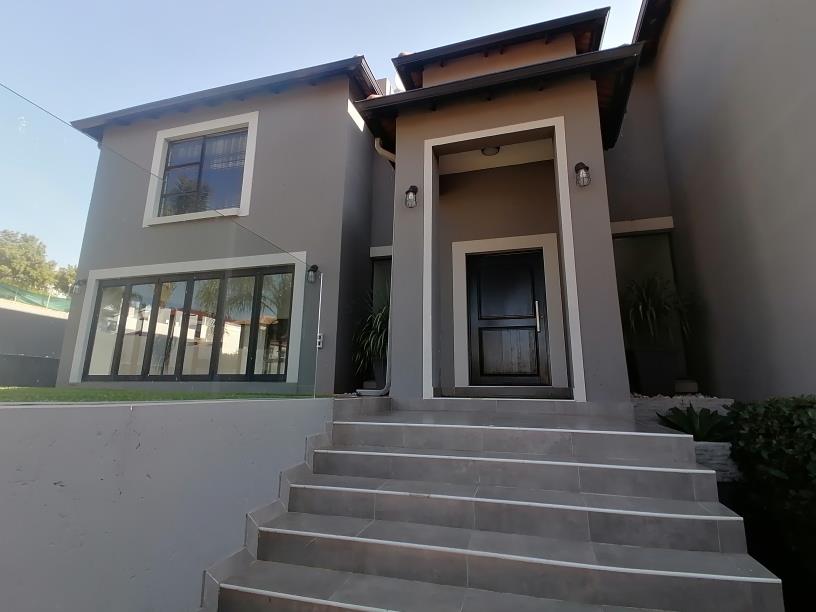 To Let 4 Bedroom Property for Rent in Pinehaven Gauteng