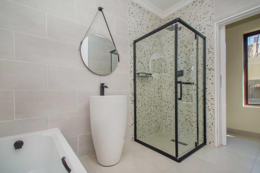 4 Bedroom Property for Sale in North Riding Gauteng