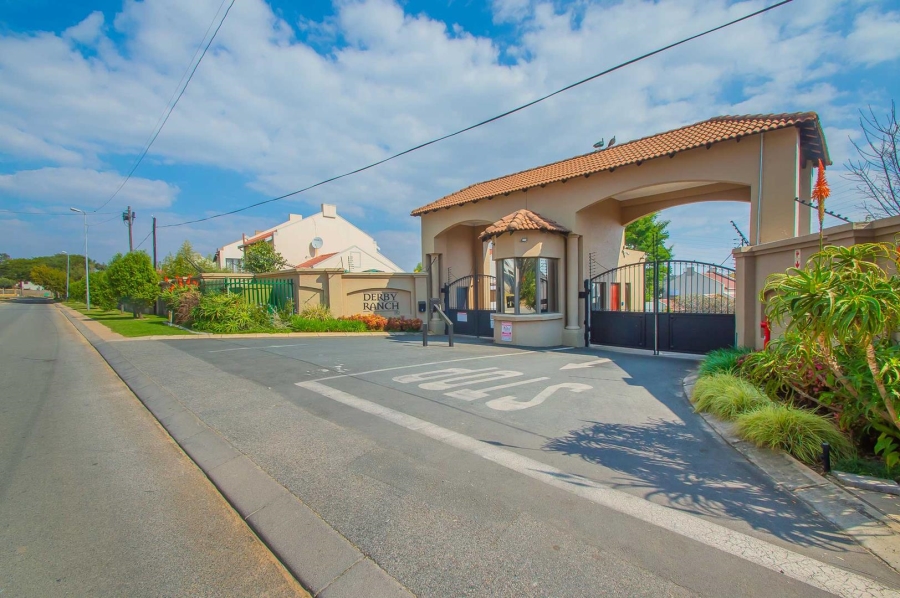 4 Bedroom Property for Sale in North Riding Gauteng