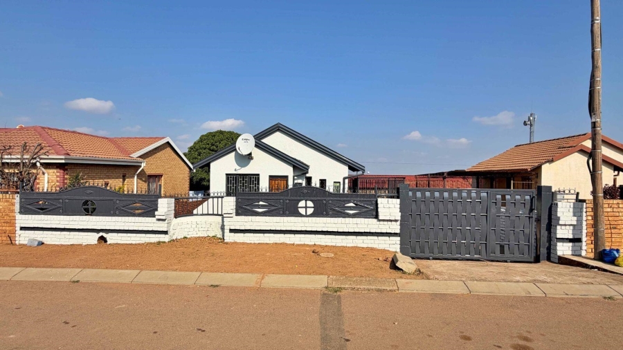 2 Bedroom Property for Sale in Soshanguve WW Gauteng