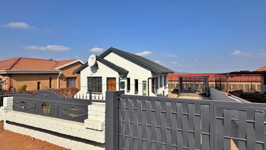 2 Bedroom Property for Sale in Soshanguve WW Gauteng