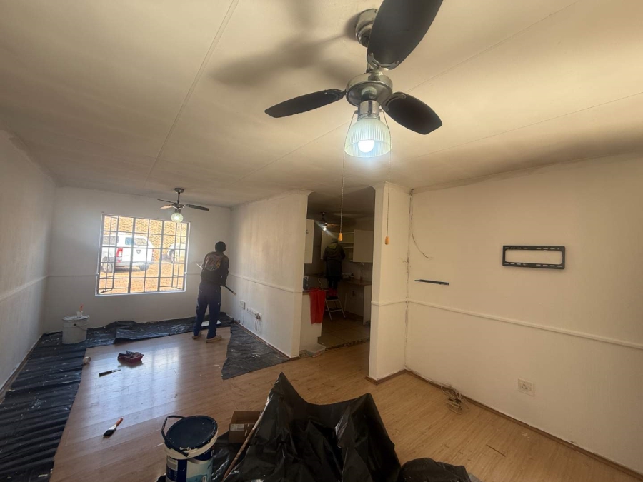 To Let 2 Bedroom Property for Rent in Allens Nek Gauteng