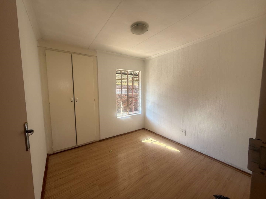 To Let 2 Bedroom Property for Rent in Allens Nek Gauteng