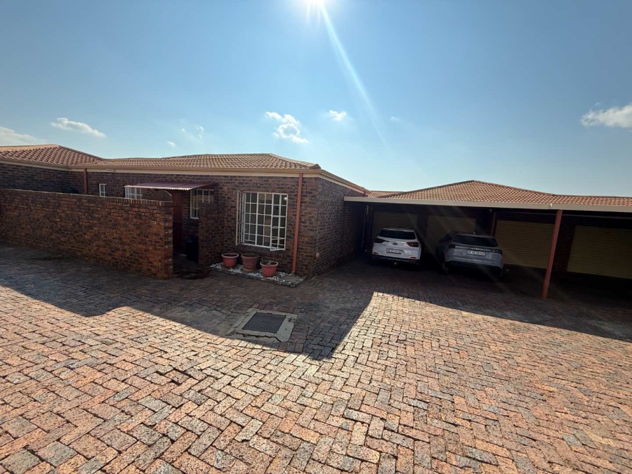 To Let 2 Bedroom Property for Rent in Allens Nek Gauteng