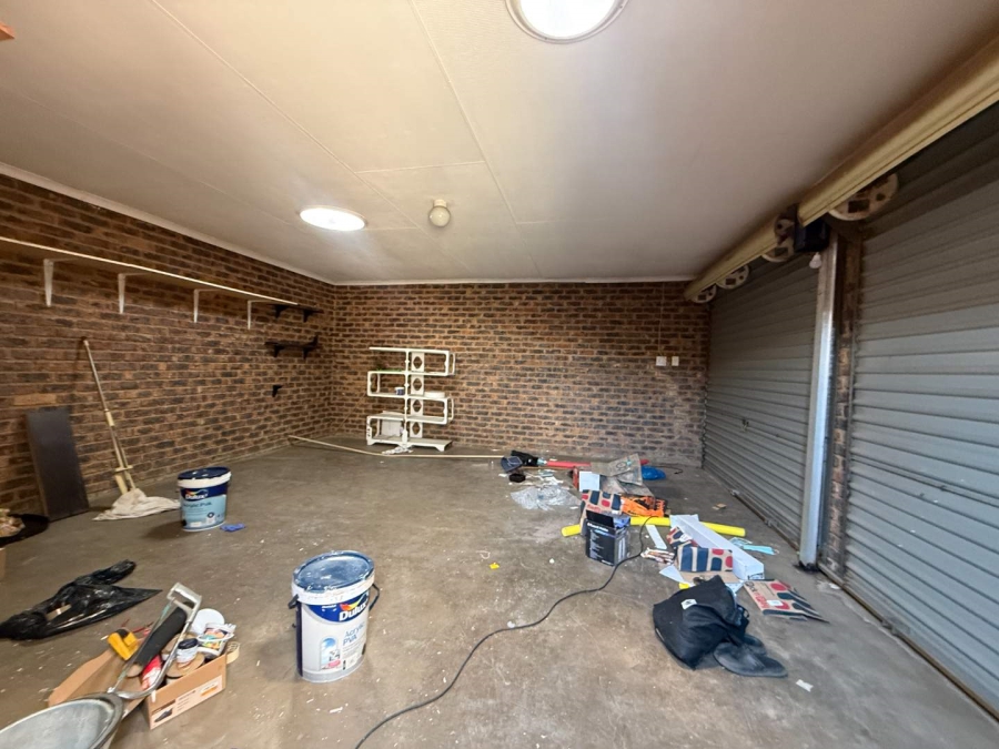 To Let 2 Bedroom Property for Rent in Allens Nek Gauteng