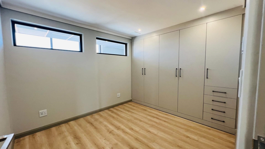 To Let 3 Bedroom Property for Rent in Midfield Estate Gauteng