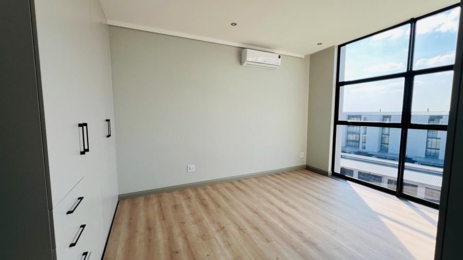 To Let 3 Bedroom Property for Rent in Midfield Estate Gauteng