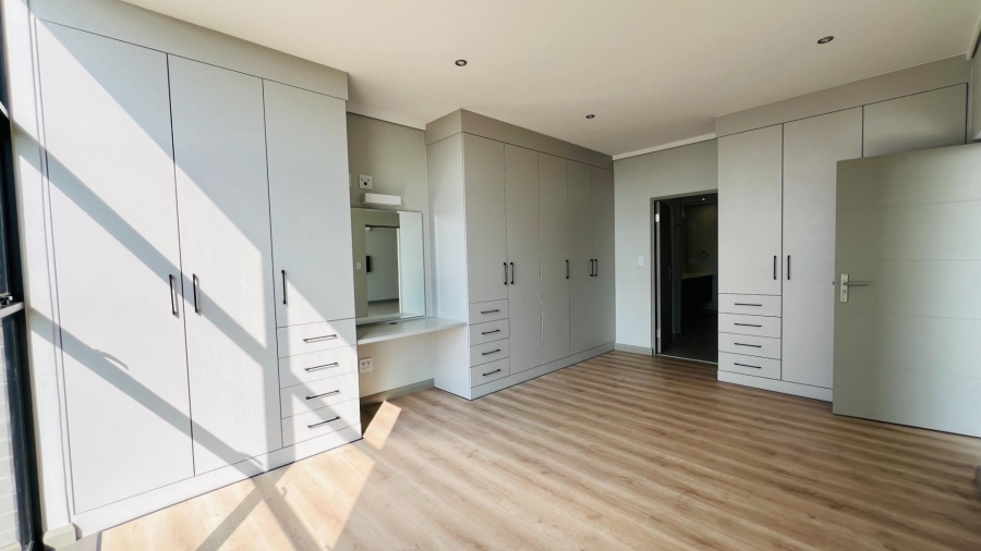 To Let 3 Bedroom Property for Rent in Midfield Estate Gauteng
