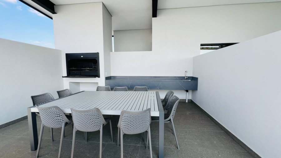 To Let 3 Bedroom Property for Rent in Midfield Estate Gauteng