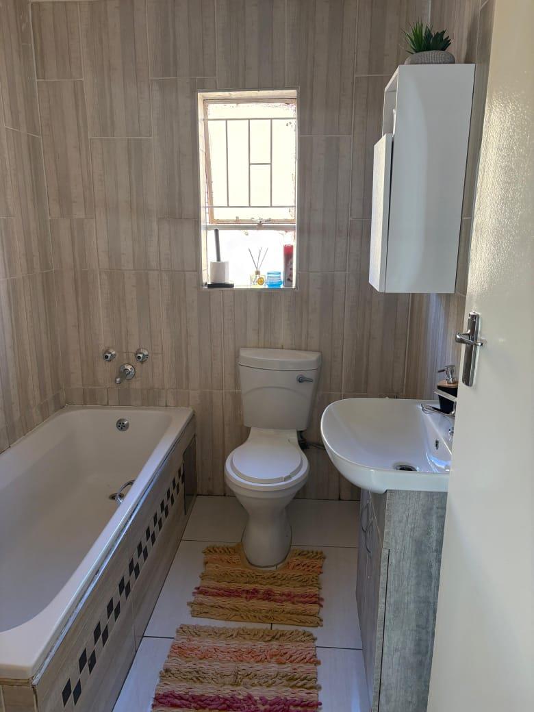 To Let 3 Bedroom Property for Rent in Karenpark Gauteng