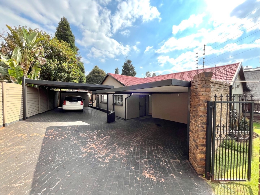 4 Bedroom Property for Sale in Ridgeway Gauteng