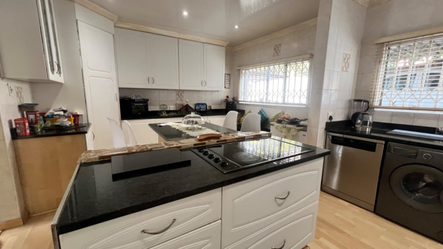 4 Bedroom Property for Sale in Ridgeway Gauteng