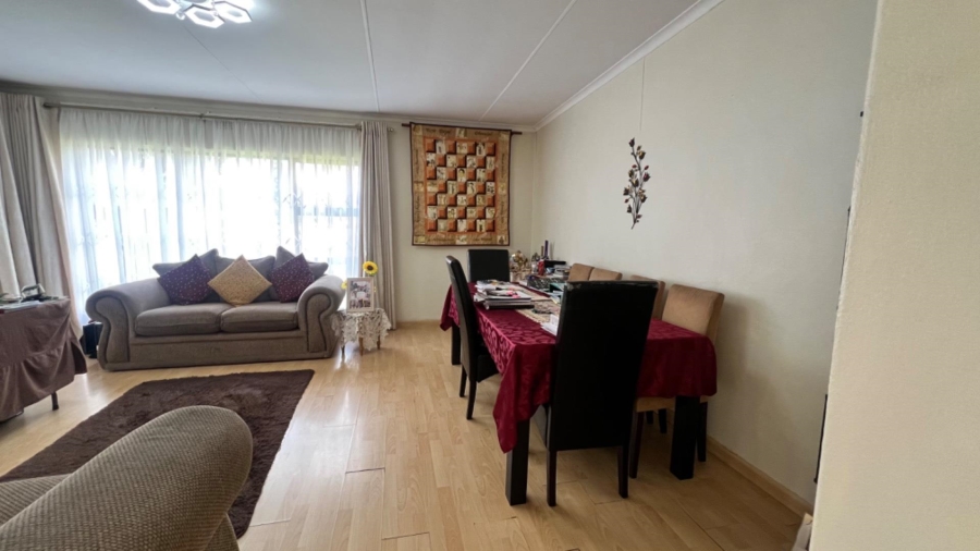 4 Bedroom Property for Sale in Ridgeway Gauteng