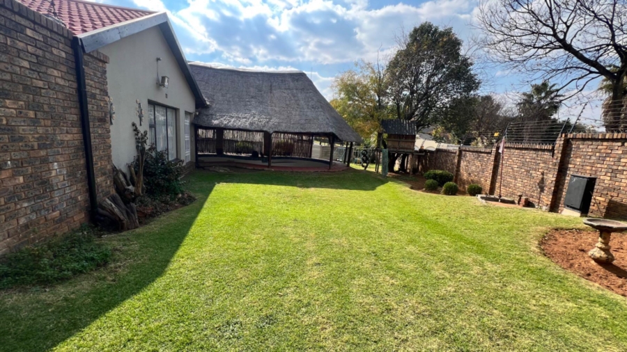 4 Bedroom Property for Sale in Ridgeway Gauteng